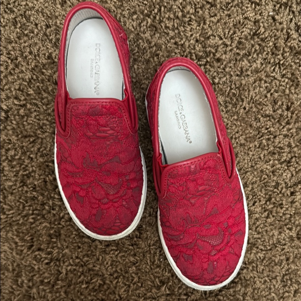 Dolce & Gabbana Kids Red Floral Lace Slip-On Shoes Size 29